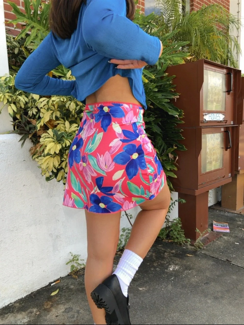 Princess Polly Tropic Bloom Mini Pink Floral Skirt US 6 - Picture 1 of 6